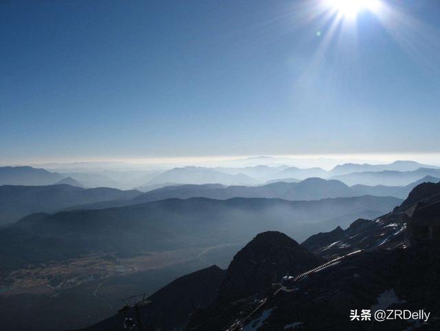 一览众山小前一句