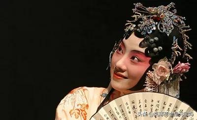 惊觉念你已入骨（惊觉相思不露,原来只因已入骨下一句）